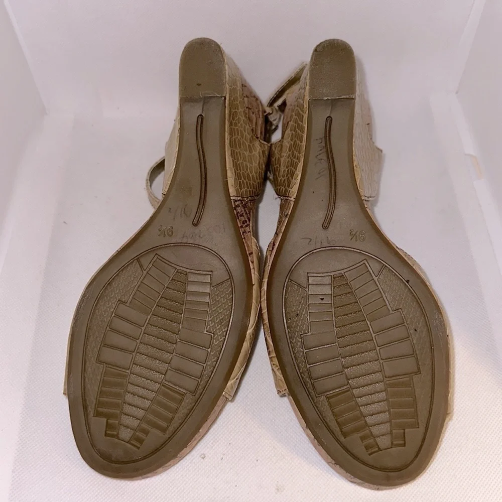 Bandolino Cork Wedge Heel Sandals Size 9.5M - EUC